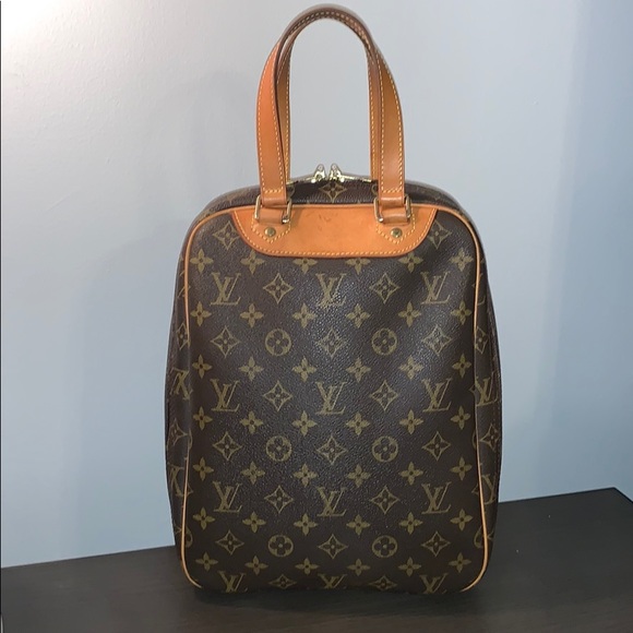 Louis Vuitton Handbags - Louis Vuitton Excursion handbag Brown Monogram.